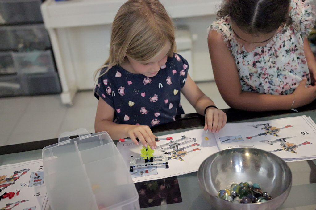 Atelier anniversaire enfant construction sur modèle Lego